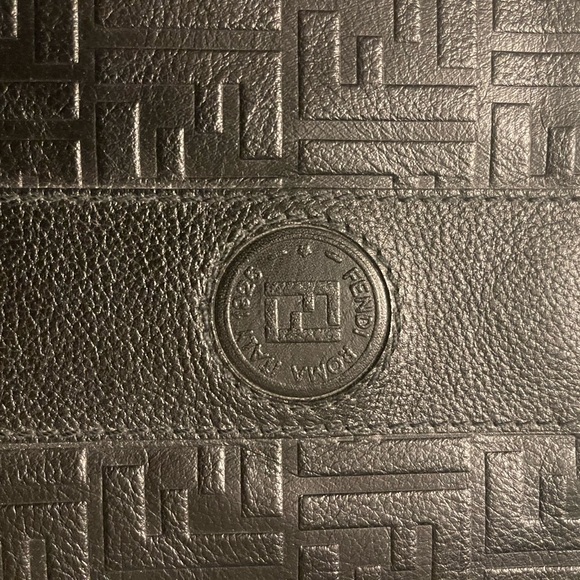 Fendi embossed leather vintage clutch ~ circa 1990 - Picture 10 of 10